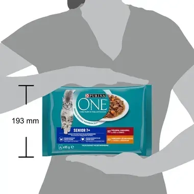 Konservi novecojošiem kaķiem PURINA ONE® SENIOR 7+, filēti gabaliņi mērcē, ar liellopu gaļu un burkāniem un ar vistas gaļu un